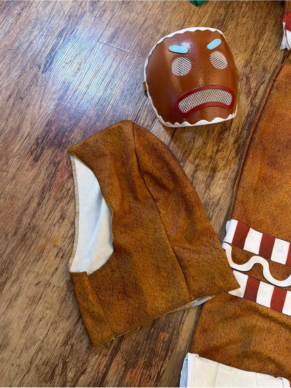 Spirit Fortnite Merry Marauder Gingerbread Man Halloween Costume Youth Medium - Picture 4 of 9